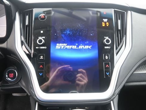 Used 2020 Subaru Outback Premium image 9