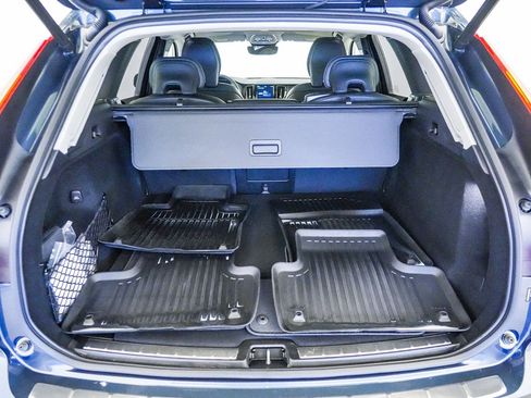 Certified 2023 Volvo XC60 T8 Ultimate w/ Protection Package Premier AWD/4WD image 28