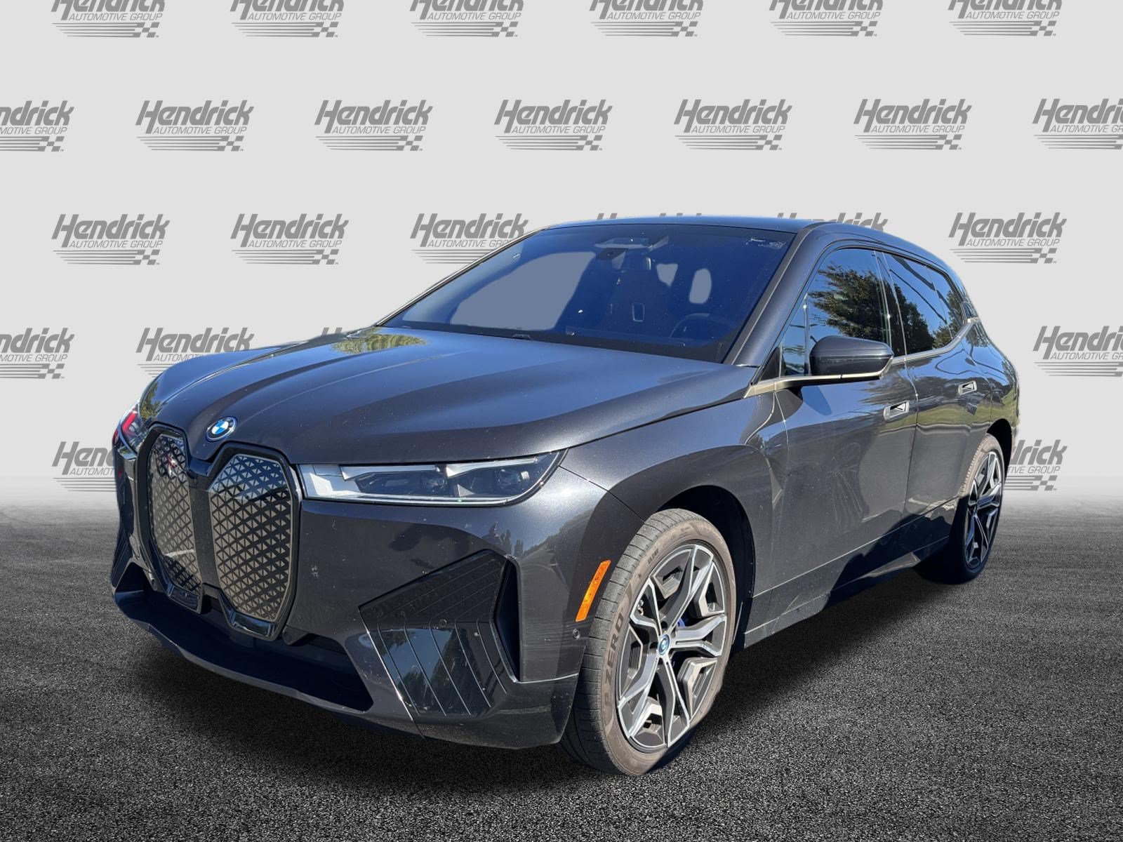 Used 2024 BMW iX xDrive50 w/ Premium Package AWD/4WD image 5