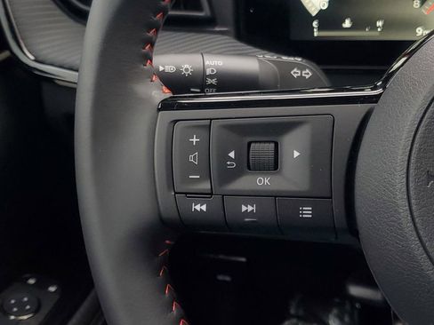 New 2025 Nissan Kicks SR image 17