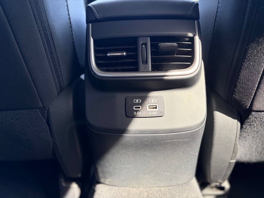 Used 2024 Subaru Outback Premium AWD/4WD image 17