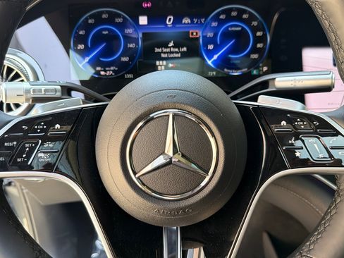 New 2026 Mercedes-Benz EQS 550 4MATIC SUV image 23