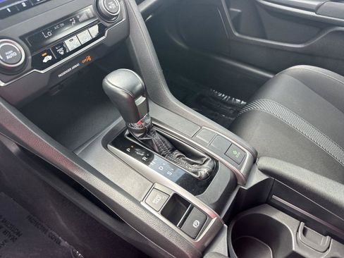 Used 2018 Honda Civic Sport image 14