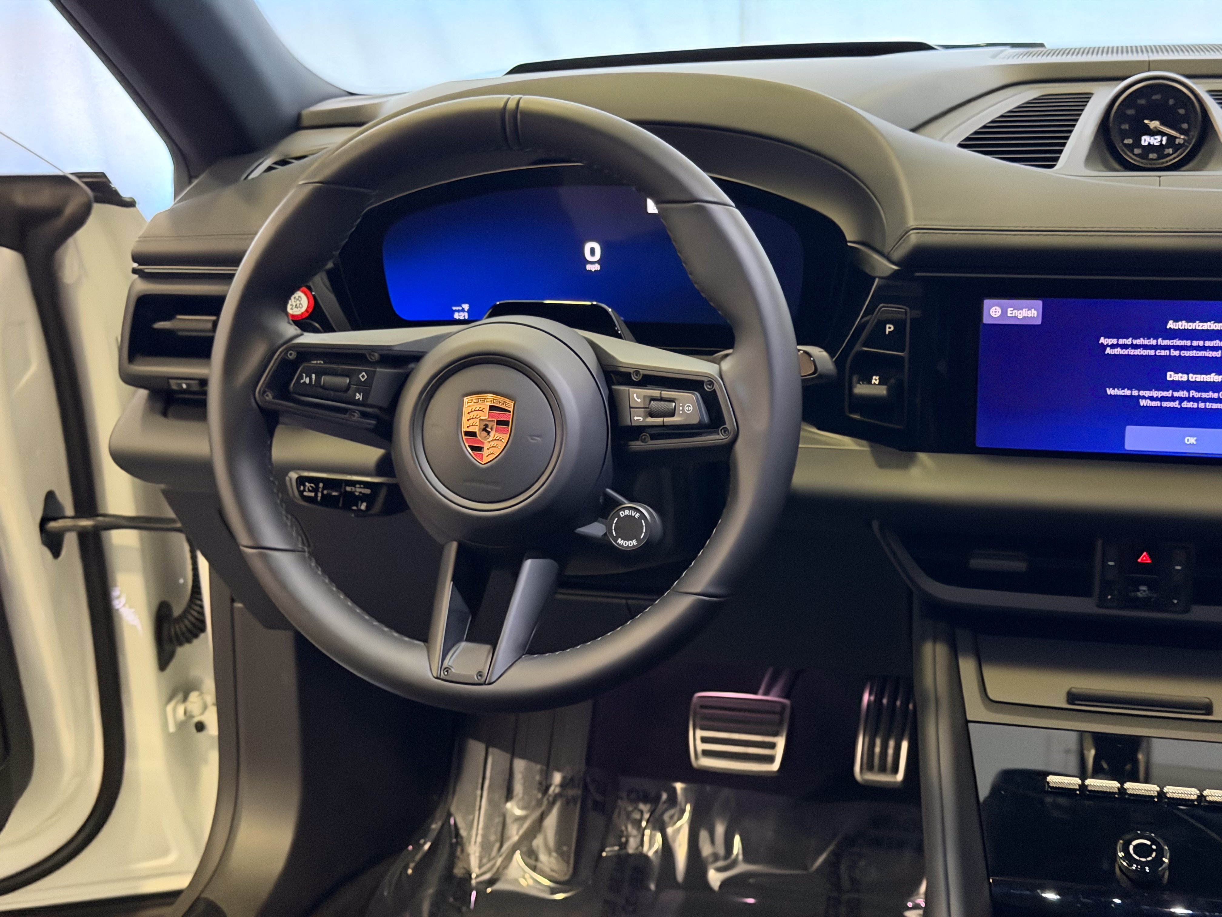 Certified 2026 Porsche Macan 4S Electric AWD/4WD image 19