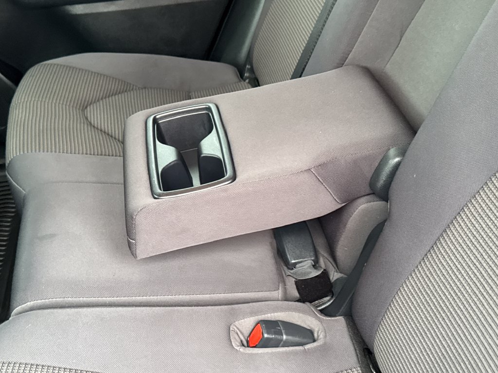 Used 2023 Toyota Highlander LE FWD image 39