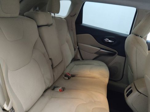 Used 2020 Jeep Cherokee Latitude image 19