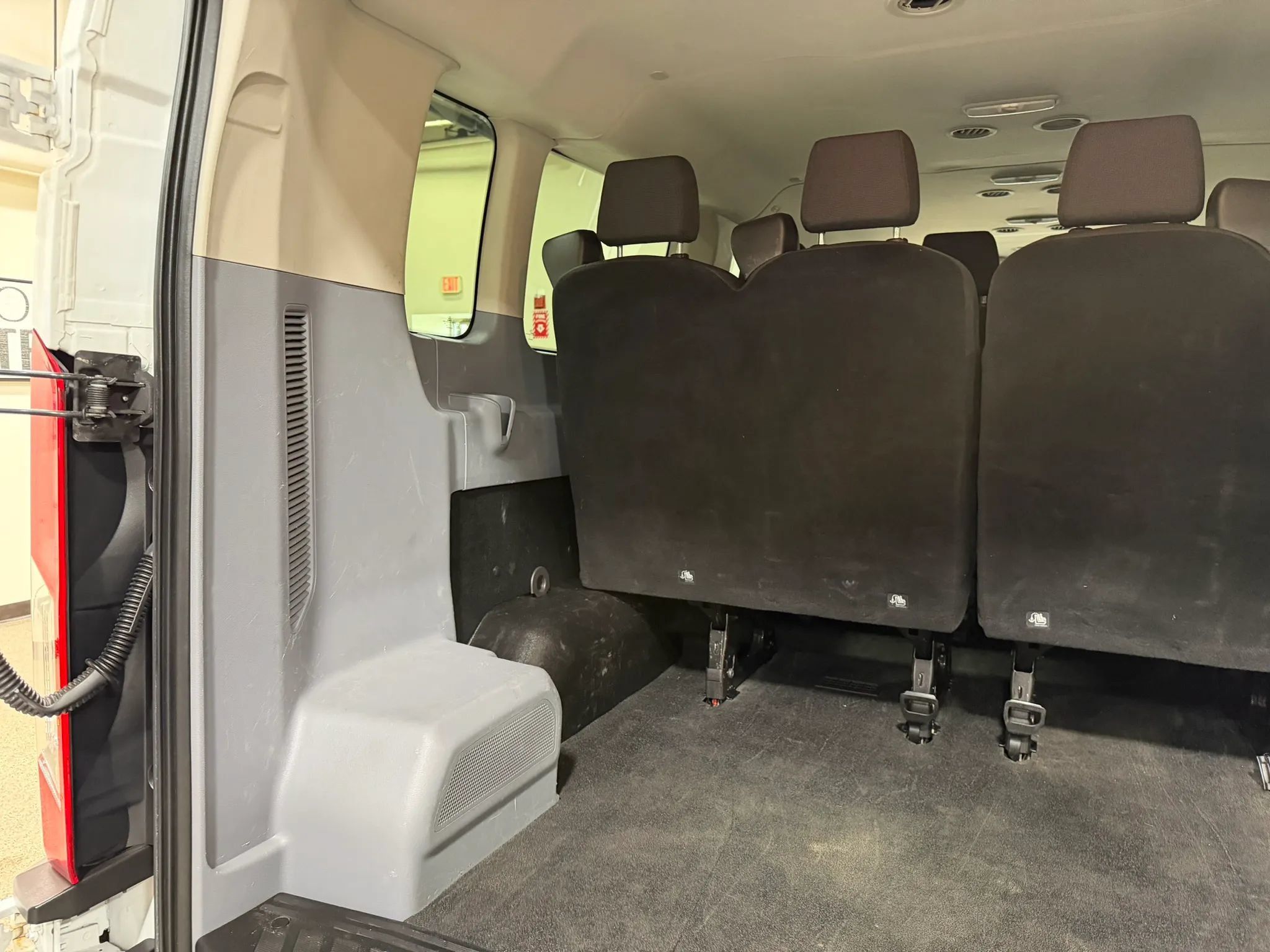 Used 2019 Ford Transit 350 XLT RWD image 24