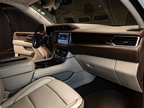 Used 2021 GMC Yukon XL Denali w/ Denali Ultimate Package image 18