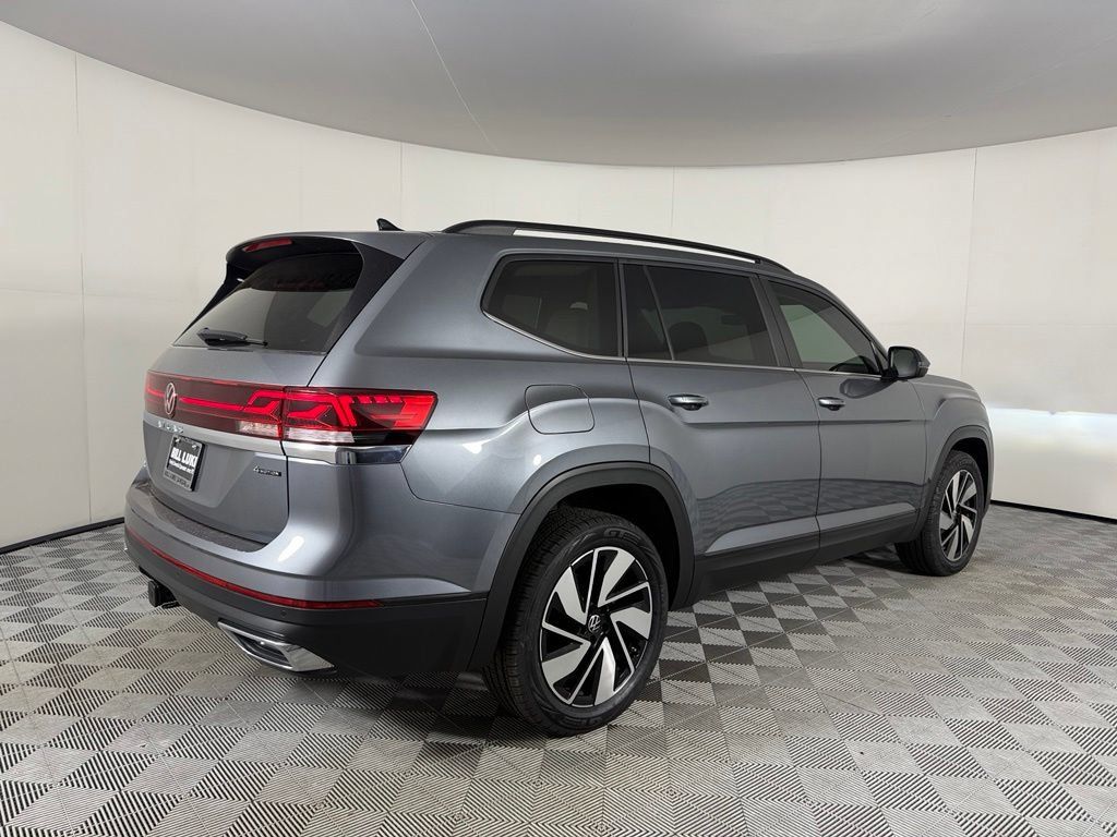 Used 2024 Volkswagen Atlas SE AWD/4WD image 7