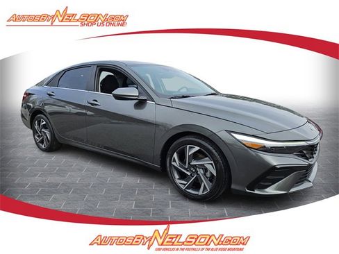 Used 2024 Hyundai Elantra SEL w/ Convenience Package image 1