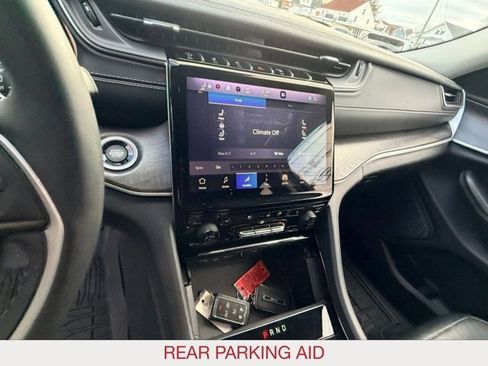 Used 2023 Jeep Grand Cherokee L Limited w/ Luxury Tech Group II image 22