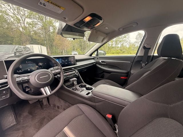 Used 2026 Hyundai Sonata SE FWD image 11