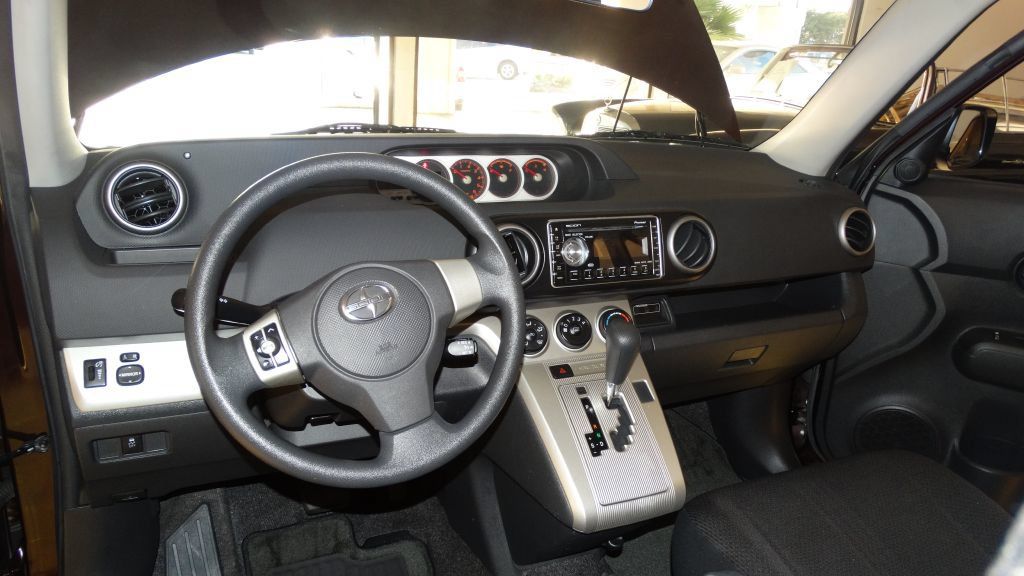 Used 2008 Scion xB FWD image 12