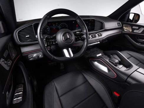 Used 2025 Mercedes-Benz GLS 450 4MATIC image 28