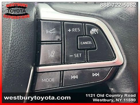 Used 2023 Toyota Highlander XLE image 26