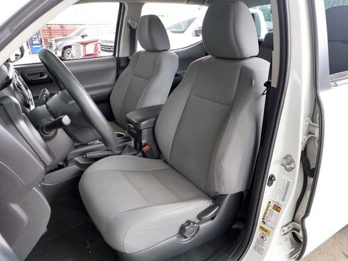 Used 2016 Toyota Tacoma SR w/ SR Convenience Package RWD image 15