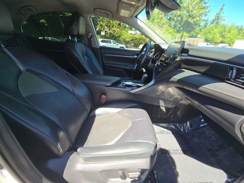 Certified 2021 Toyota Camry XLE FWD image 11