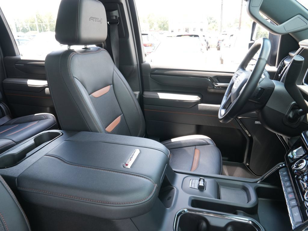 Used 2024 GMC Sierra 2500 AT4 w/ AT4 Premium Plus Package AWD/4WD image 17