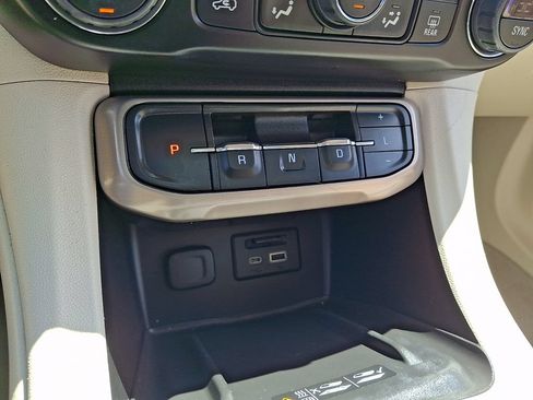 Used 2023 GMC Acadia Denali w/ Denali Ultimate Package AWD/4WD image 16