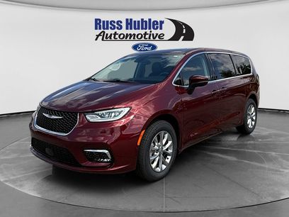 Used 2023 Chrysler Pacifica Touring-L
