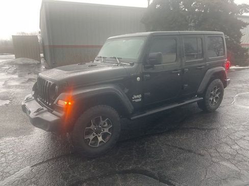 Used 2019 Jeep Wrangler Unlimited Sport S image 2