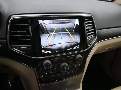 Used 2020 Jeep Grand Cherokee Limited AWD/4WD image 14