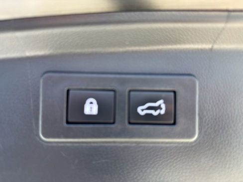 Used 2023 Subaru Outback Premium AWD/4WD image 21