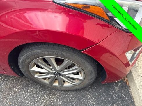 Used 2014 Hyundai Elantra SE w/ Option Group 02 FWD image 5