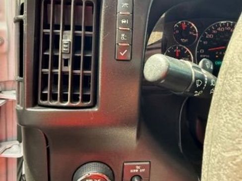 Used 2017 Chevrolet Express 3500 LT w/ LT Preferred Equipment Group image 12