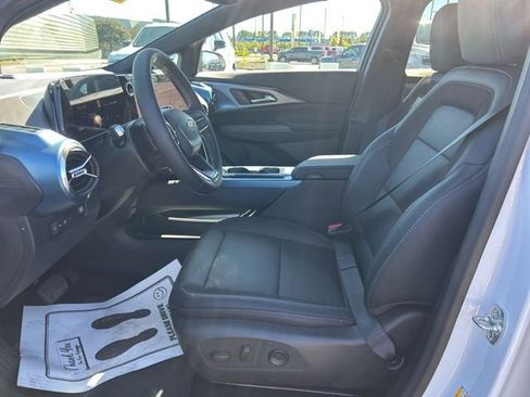 New 2026 Chevrolet Equinox EV LT image 15