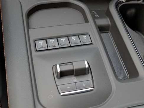 New 2026 GMC Sierra 2500 AT4 w/ AT4 Premium Plus Package image 17