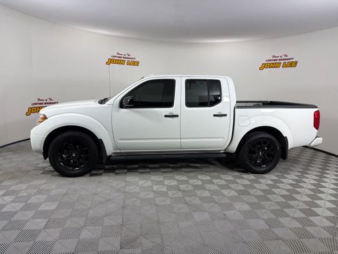 Used 2018 Nissan Frontier SV w/ Value Truck Package RWD image 2