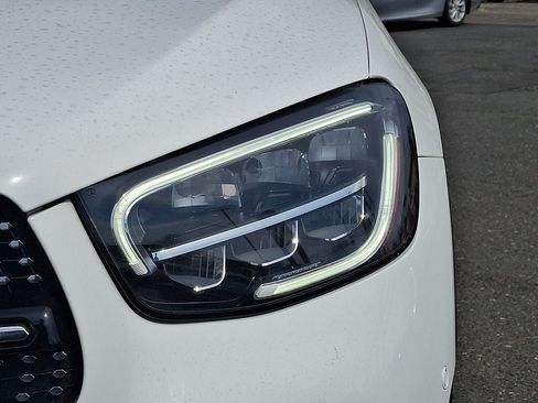 Used 2022 Mercedes-Benz GLC 300 4MATIC image 9