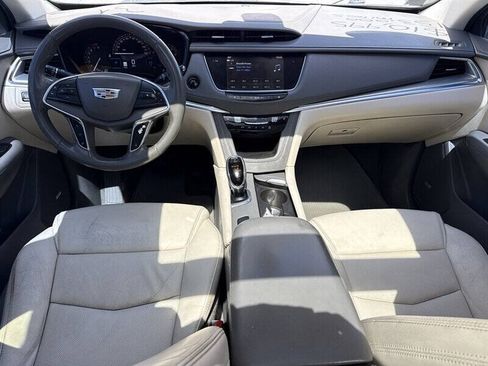 Used 2018 Cadillac XT5 Luxury w/ Driver Awareness Package FWD image 24