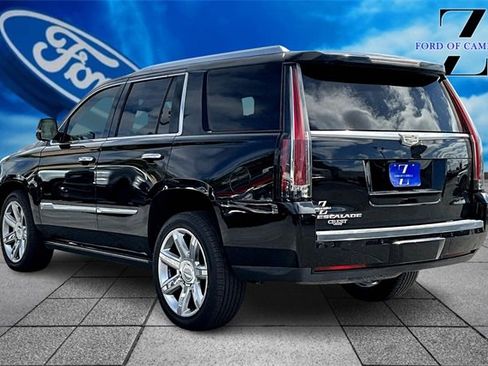 Used 2015 Cadillac Escalade Premium image 11