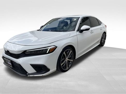 Used 2022 Honda Civic Touring image 2