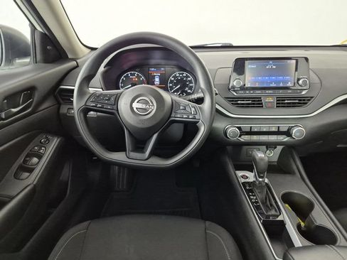 Used 2024 Nissan Altima 2.5 S FWD image 31