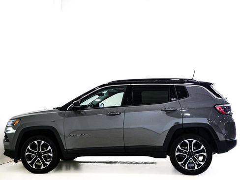 Used 2022 Jeep Compass Limited w/ Sun and Sound Group AWD/4WD image 6