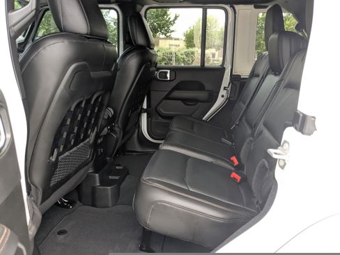 Used 2023 Jeep Wrangler Unlimited Rubicon 392 w/ Xtreme Recon 35" Tire Package AWD/4WD image 18