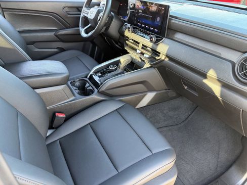 Certified 2025 Chevrolet Colorado Trail Boss AWD/4WD image 12