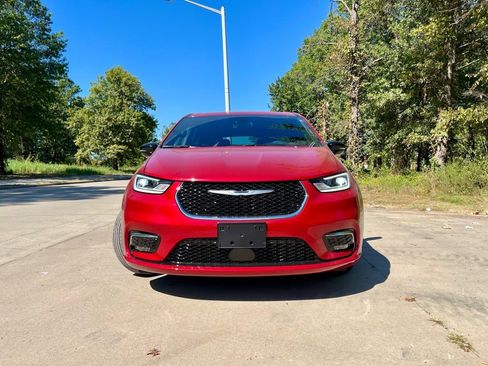 New 2026 Chrysler Pacifica Select image 8