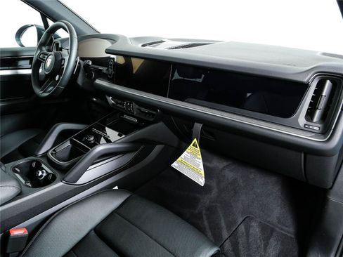 New 2026 Porsche Cayenne AWD/4WD image 25