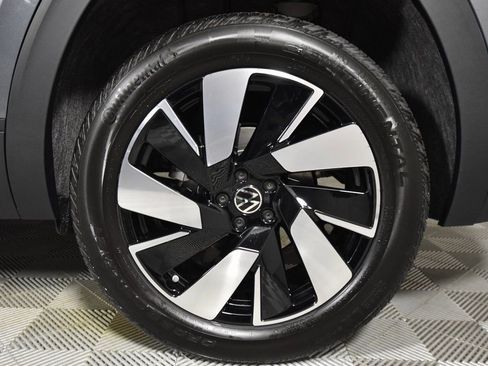 New 2025 Volkswagen Atlas Cross Sport SE image 16