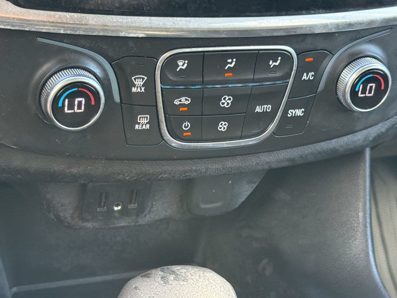 Used 2021 Chevrolet Traverse LT FWD image 18