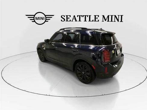 Used 2023 MINI Cooper Countryman SE w/ Storage Package image 8