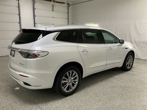 Used 2024 Buick Enclave Avenir w/ Avenir Technology Package image 4