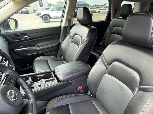 Used 2023 Nissan Pathfinder SL w/ SL Premium Package FWD image 24