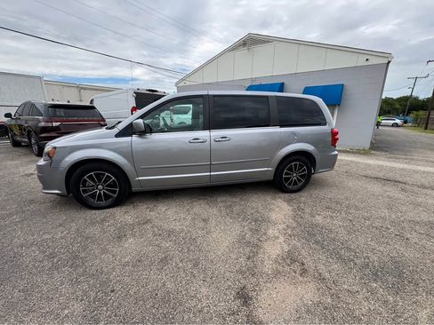 Used 2015 Dodge Grand Caravan R/T image 12
