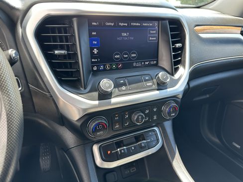 Used 2023 GMC Acadia SLE w/ Driver Convenience Package image 21