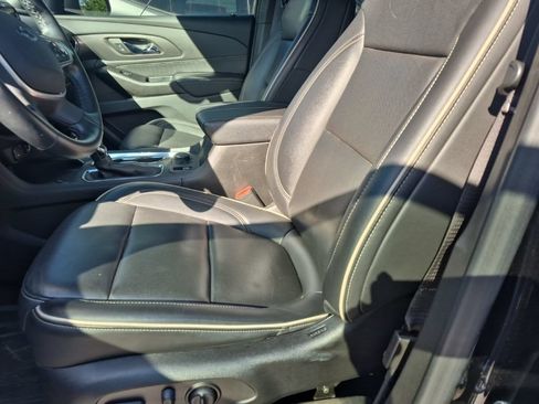Used 2023 Chevrolet Traverse Premier w/ Redline Edition AWD/4WD image 12
